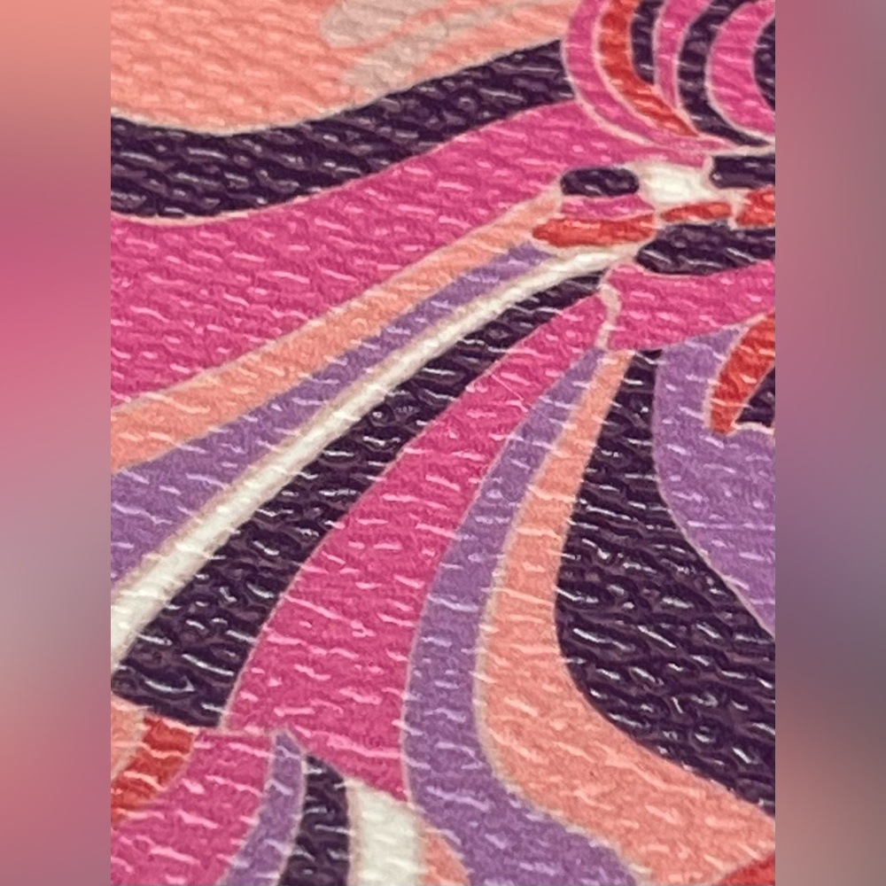 ❤️Trina Turk Wallet/ Wristlet NWT
Anemone Swirl Pattern Wallet in Pink &Purple - Picture 4 of 10